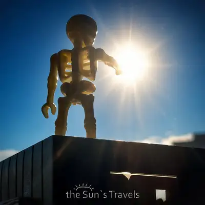 Обкладинка: The Sun`s Travels — Gene Lvov