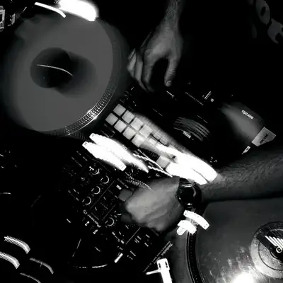 Обкладинка: CHAMPAGNE — DJ SPLASH